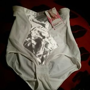 Maidenform Intimates & Sleepwear - Body shaper white LG with tags Maidenform Intimates & Sleepwear - Body shaper white LG with tags
